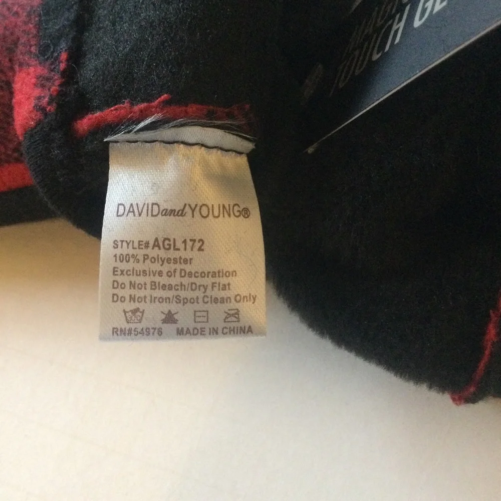 DAVID AND YOUNG Tech Touch Northcrest Gloves RED AND BLACK BUFFALO PLAID OS NWT